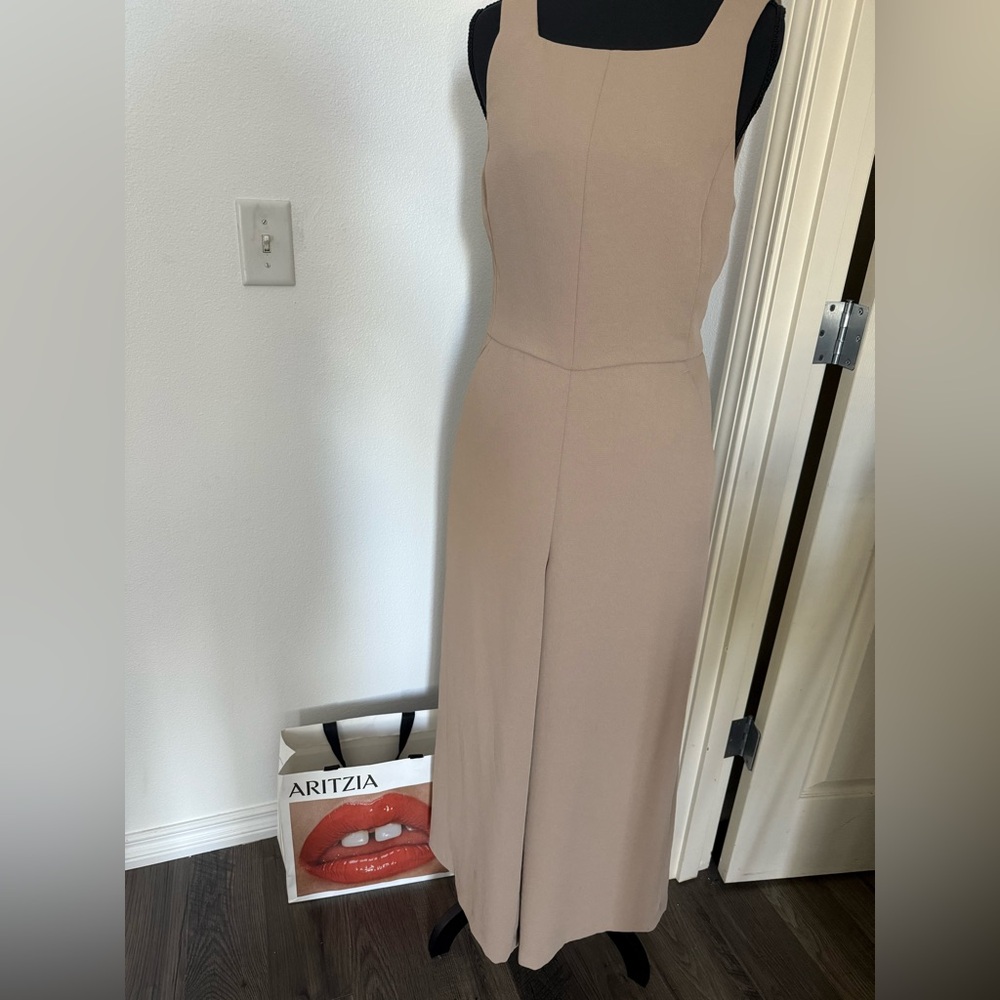 ARITZIA Wilfred Écoulement Jumpsuit Japanese Crepe
Cut Out Back Tie Sleeveless 8